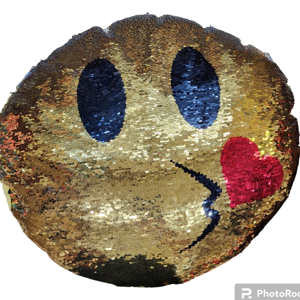 Emoji Kissy Face Gold/Silver flip sequin pillow